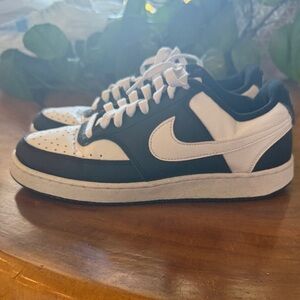 Nike youth black and White Low-Top Sneakers